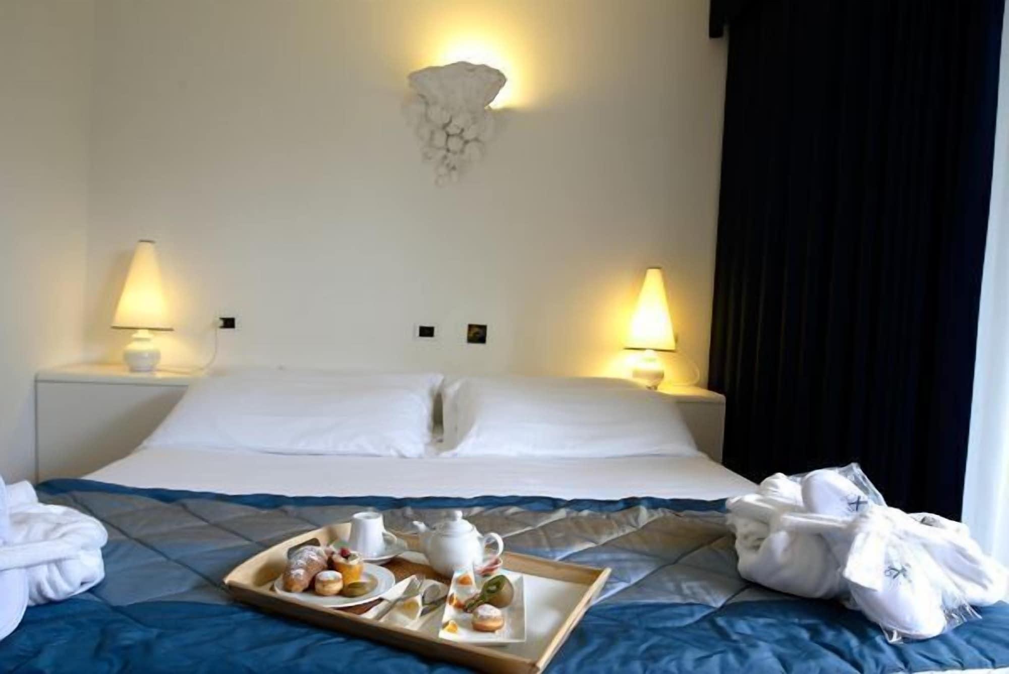 Hotel Luxor Rimini Dış mekan fotoğraf